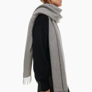 Aritzia Wilfred The Classic Scarf
